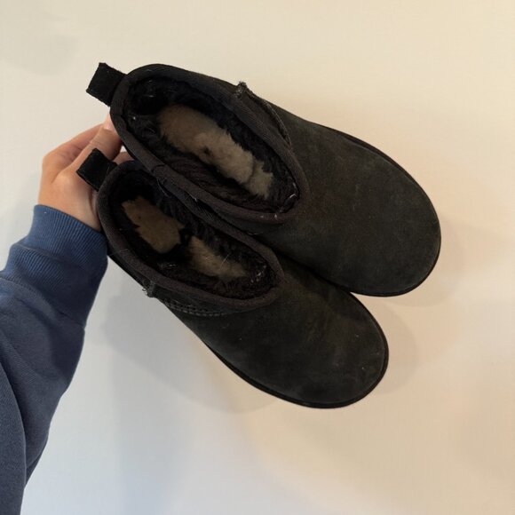 UGG Womens Classic Mini II Boot Sheepskin Ankle Boots in Black - 6 Suede Comfort - Picture 3 of 3